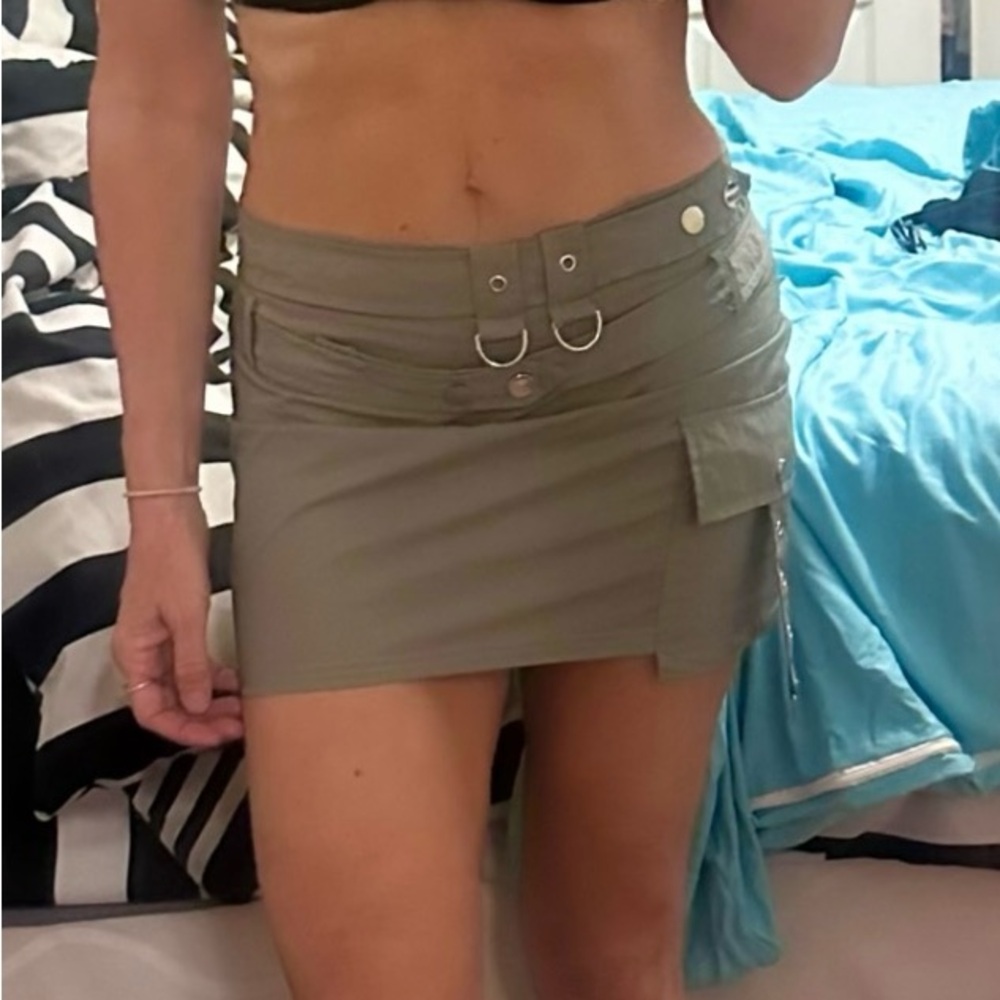 Stylish Gray Mini Skirt with Belt